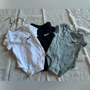 Nike Baby Bodysuit Set - White, Black, Gray
